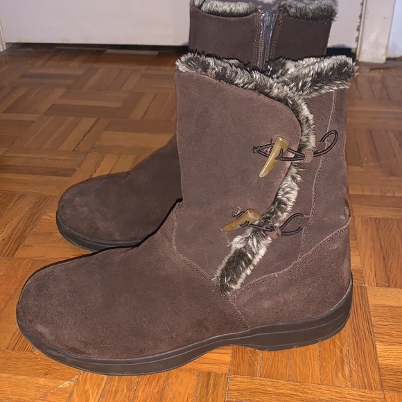 Faux Fur lined winter boots - Picture 2 of 7